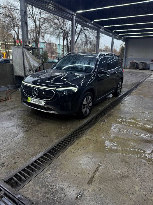 Mercedes Benz eqb 300 4 matic Germany