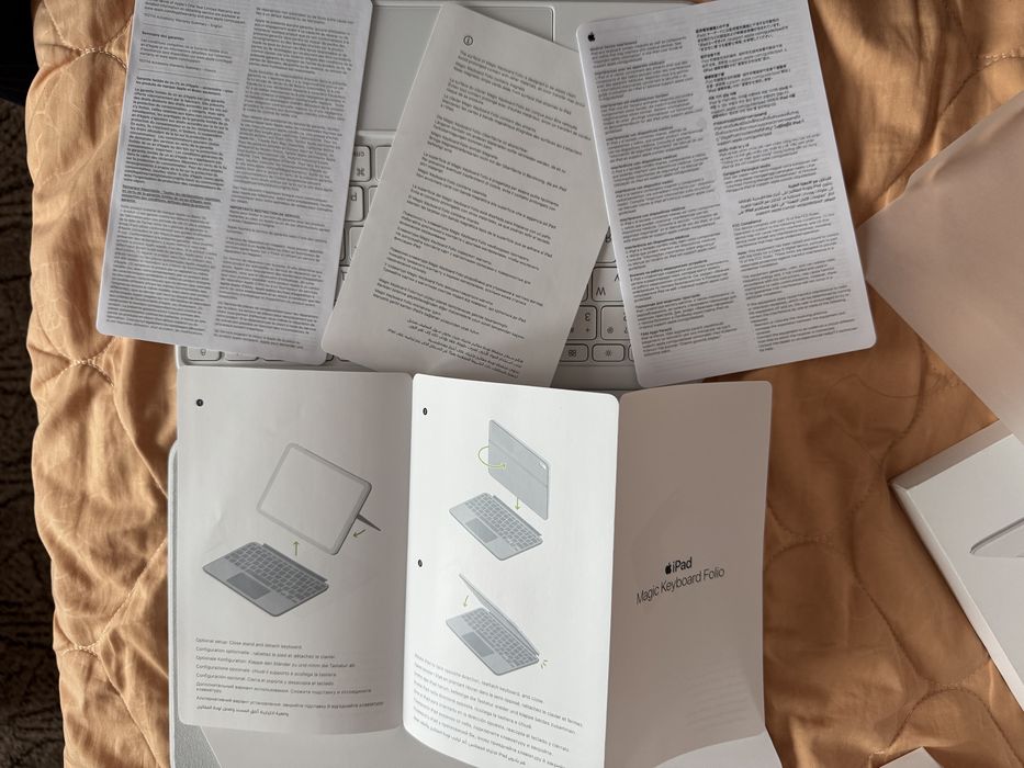 ipad 10th Magic Keyboard Folio