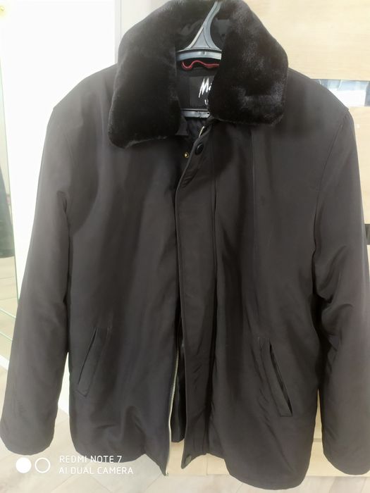 Продам зимнюю куртку!!