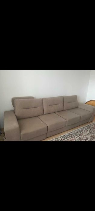 Диван прямой , удобно хранить белье