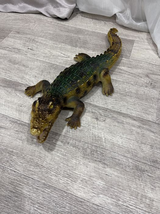 Продам игрушки резиновые,почти новые