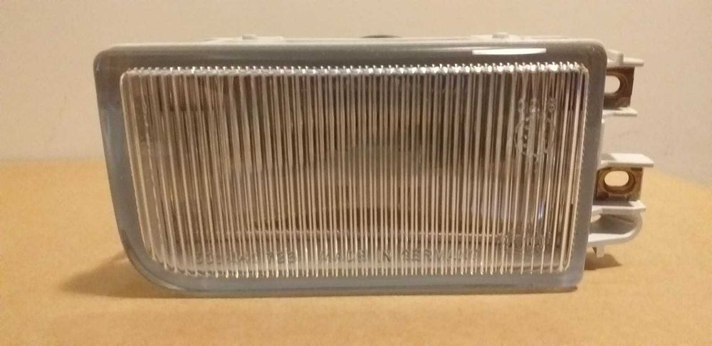 Far fata PASSAT halogen 3A0941699 stanga