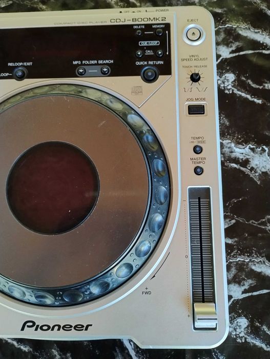 Pioner CDJ-800MK2 audio dj mixer