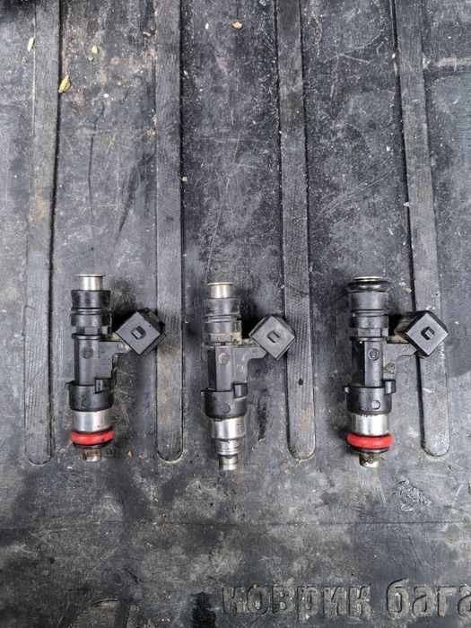 Форсунки бош на 16 клап приора .