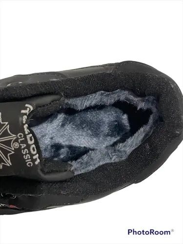 Новые кроссовки с мехом