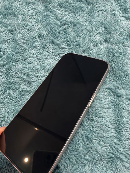 iphone 15 pro 256GB бял