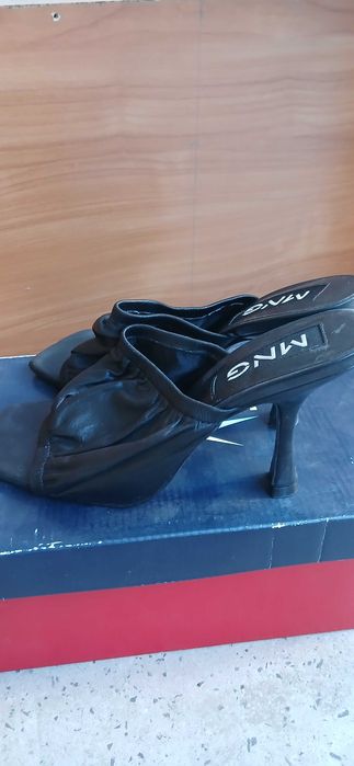 Чехли на висок ток Mango