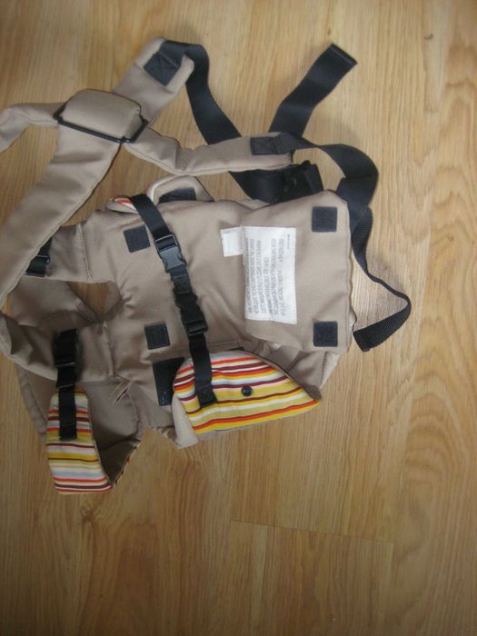 Ергономична раница за носене на бебе