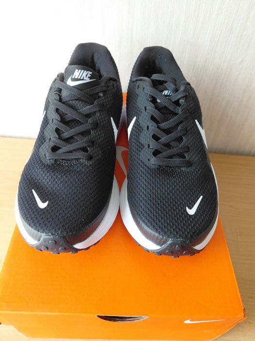 Дамски маратонки W Nike Revolution 8