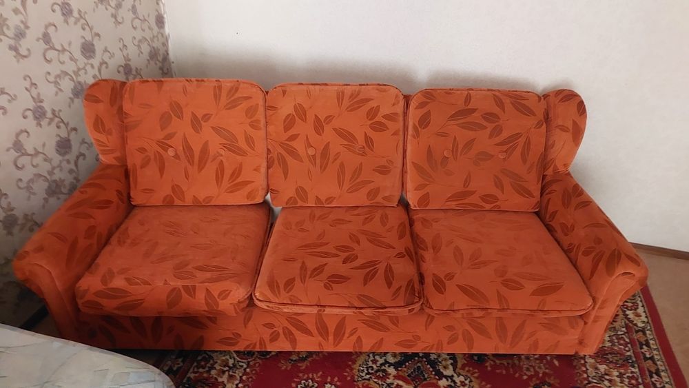 Диван и два кресла б/у