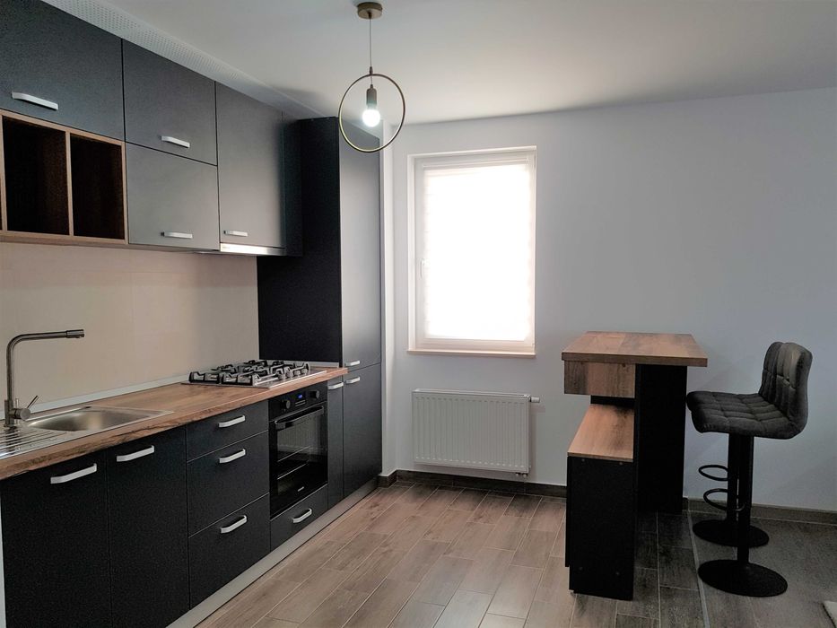 Proprietar vand apartament 2 camere Urban Plaza cu loc de parcare suprateran