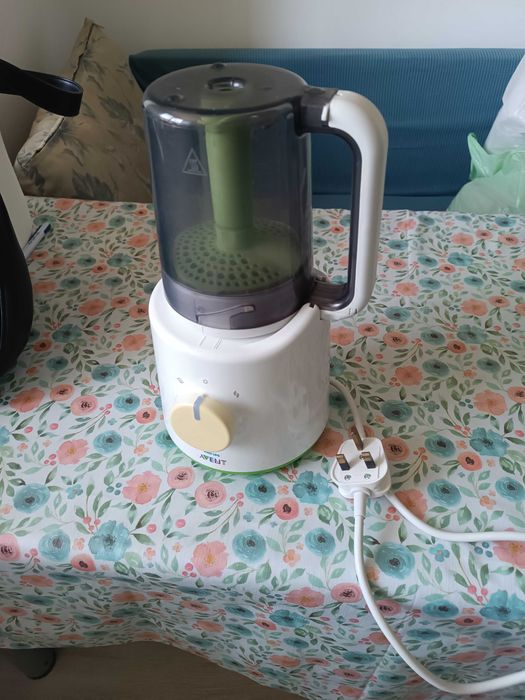 Комбиниран уред за готвене на пара и блендер Philips Avent 2-in-1 (модел SCF870).