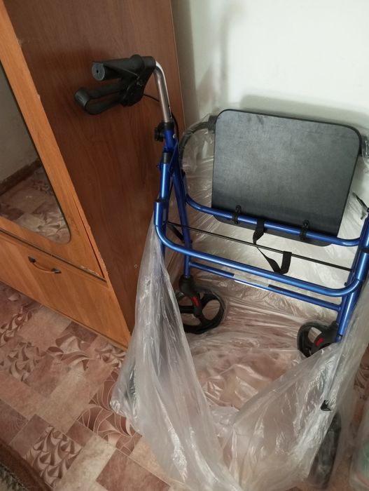 Продам прогулочные ходунки роллаторы для инвалидов