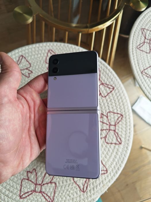 Galaxy Z Flip3 5G Lavender 
Lavender, 128 GB
Lavender, 128 GB
Lavender