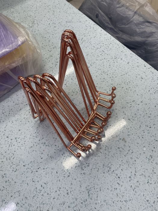 Подставка под фоторамы