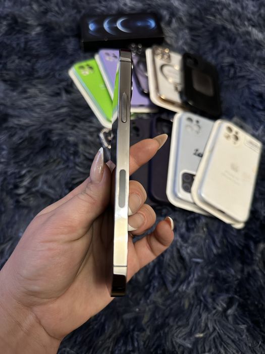 Продам iphone 12 pro 128