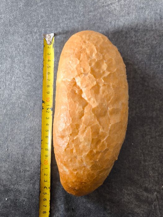 Бір топ әйелдер ер адамның үстінен түседі