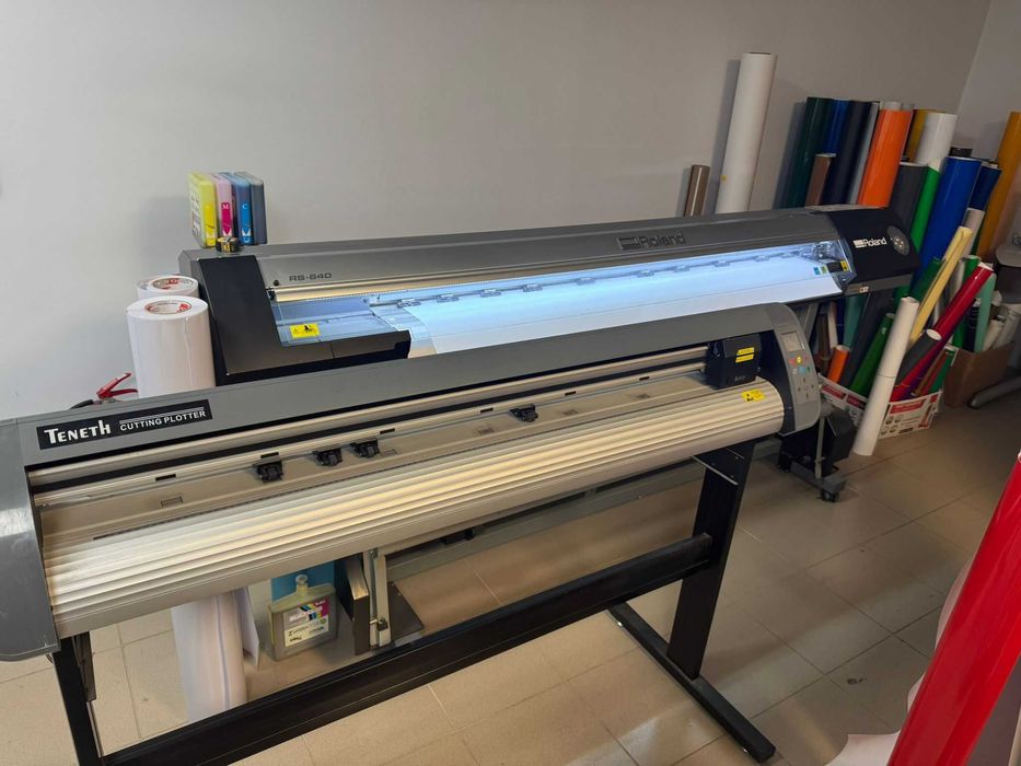 Imprimanta + cutter plotter (autocolante, tapet, stikere)
