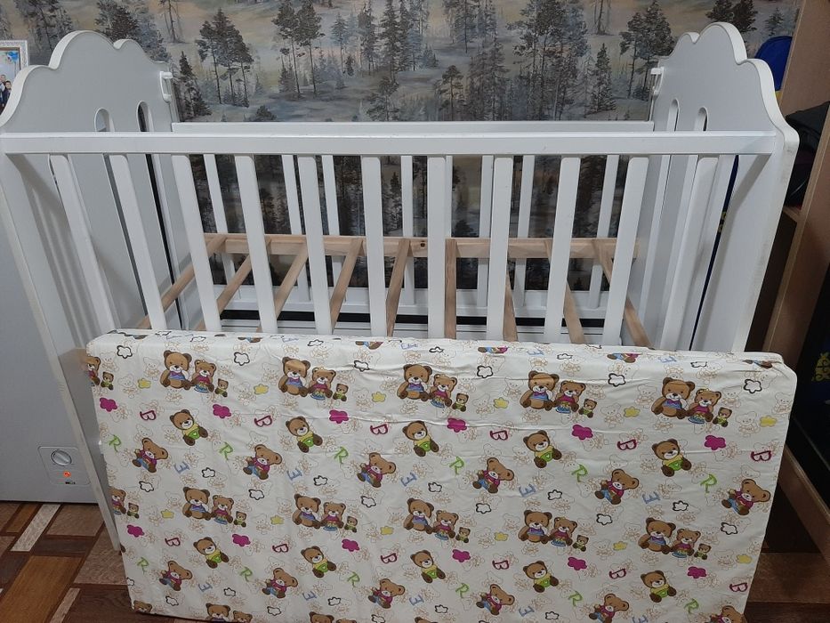 Детская кроватка