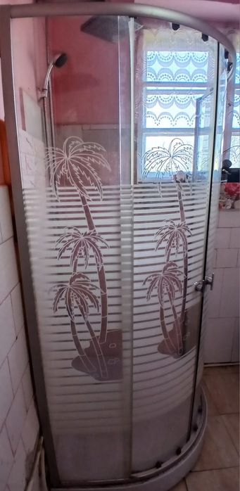 Cabina  de  dus cu cada