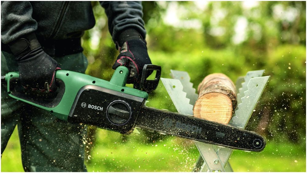 Электрическая пила BOSCH UniversalChain 40
