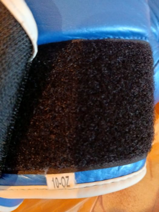 Продам перчатки боксеркие