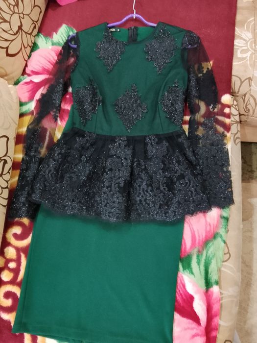 Продам шикарный костюм!