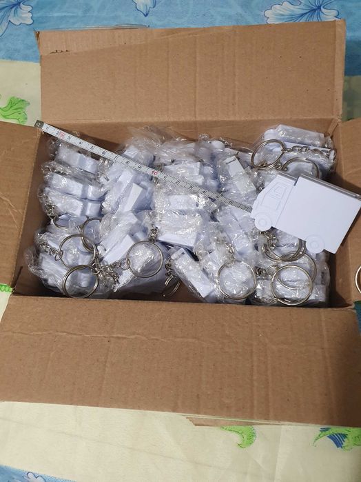 Продавам ключодържатели сувенир