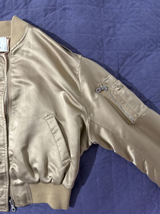 Бомбер укороченный bershka