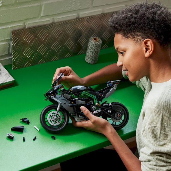 LEGO Technic Мотоцикл Кавасаки Ниндзя H2R