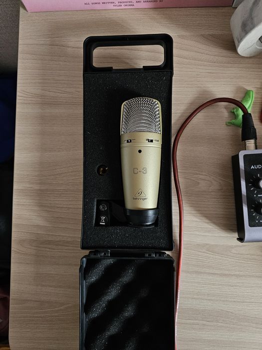 Behringer C-3 студийный конденсаторный микрофон + кейс, стойка, кабель