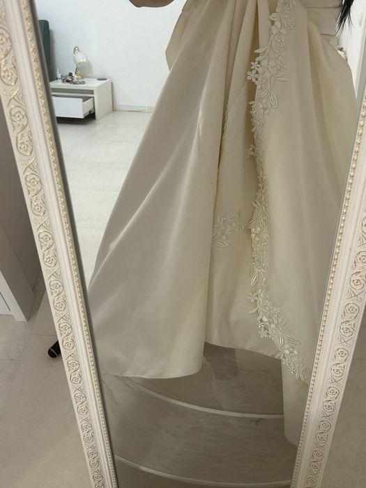 Rochie de mireasa crem