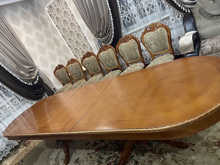 Стол и стулья для гостиной Малайзия