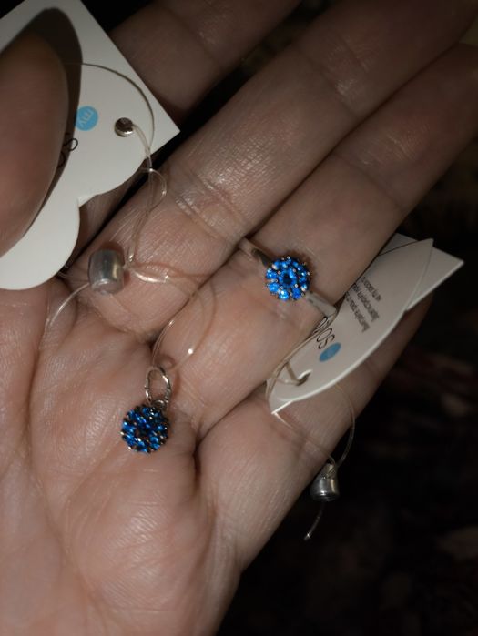 Серебряные украшения продаю