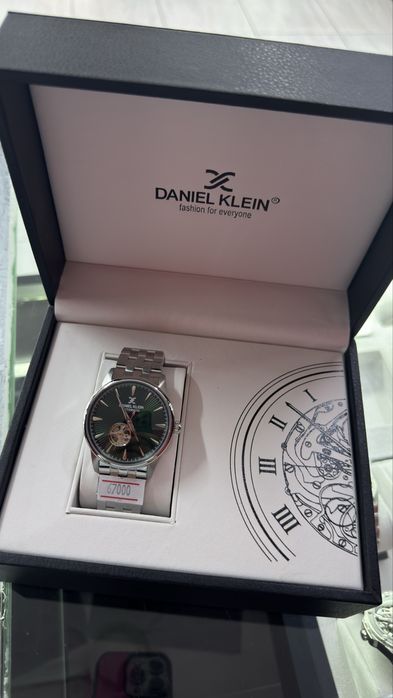 оригинальные часы от бренда Daniel Klein