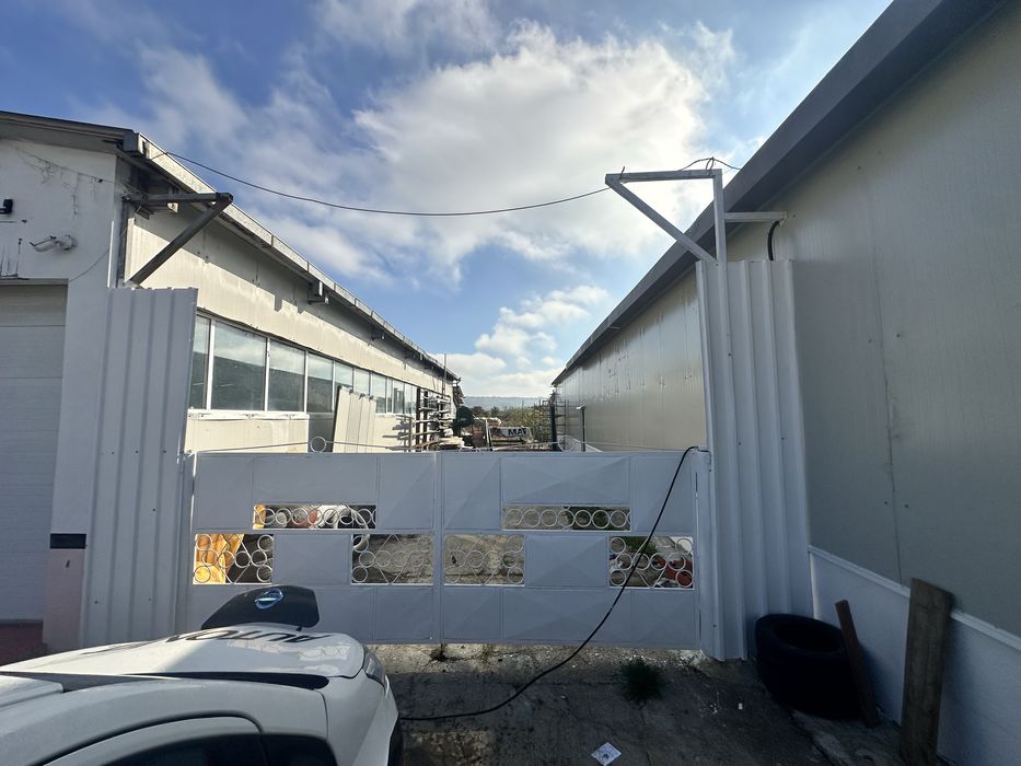 Hala 220 mp de închiriat plus curte