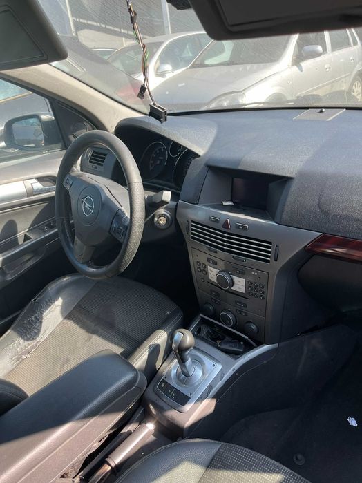 Dezmembrez Opel Astra H 1,4 1,6 benzina cutie automata culoare gri inchis 2005