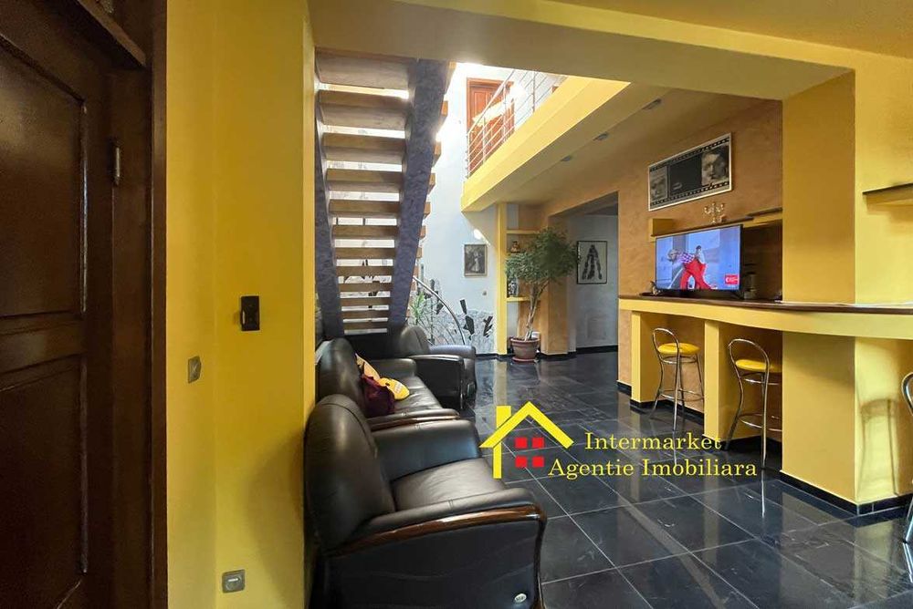 De inchiriat Vila cu spatiu generos