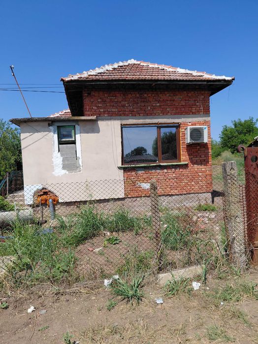 Къща в село Смирненски продава се