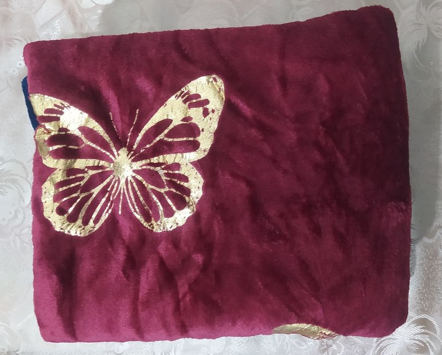 Продам новые пледы