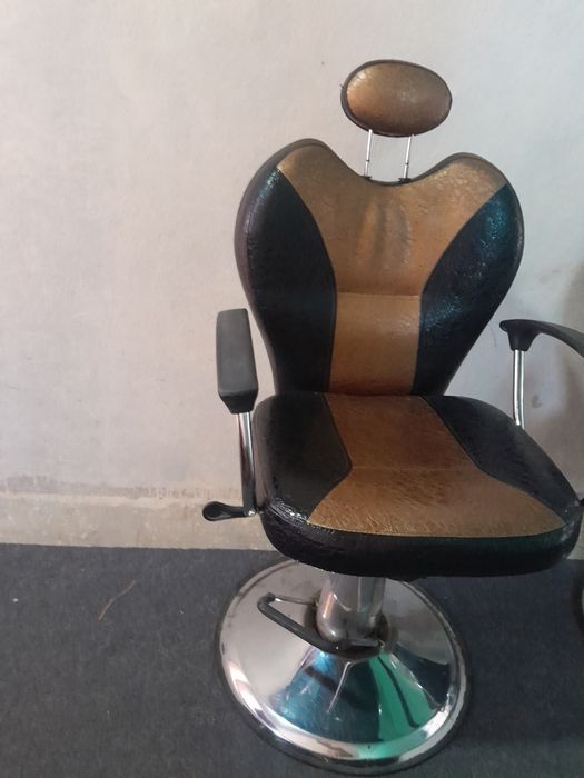 Салон кресло сотилади