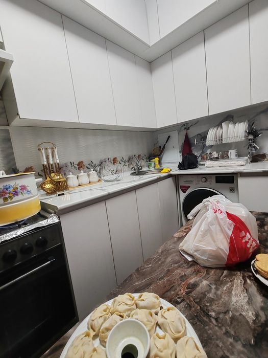 Srochno Kvartera sotiladi 4xona+lodja  4etaj