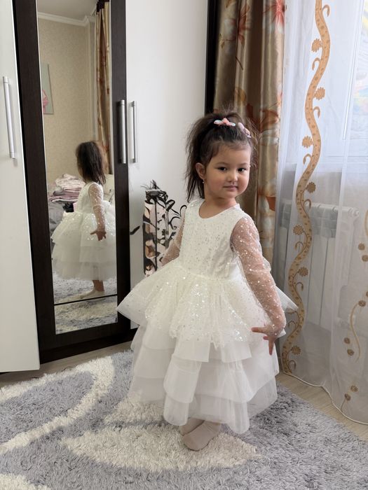 Нежное белое платье для маленькой принцессы