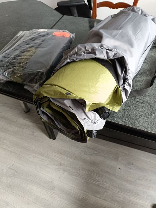 Cort suspendat \ Pat camping cu acoperis, pentru 2 persoane