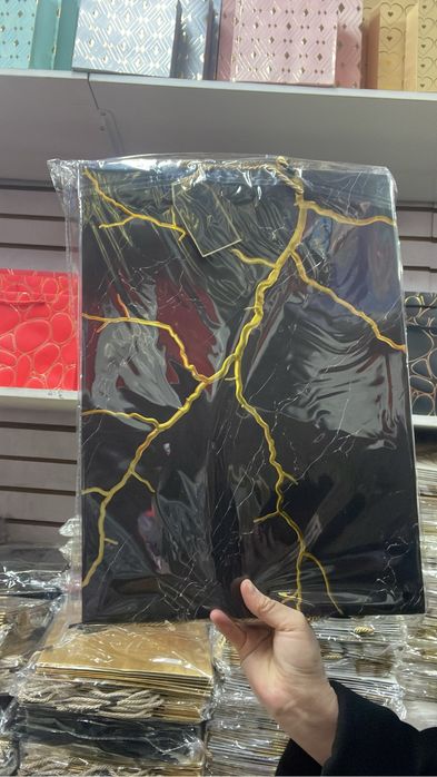 Подарочный пакет картонный