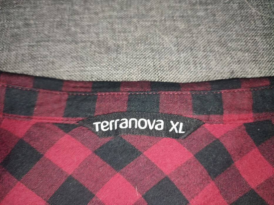 Дамска риза с дълъг ръкав. Размер XL