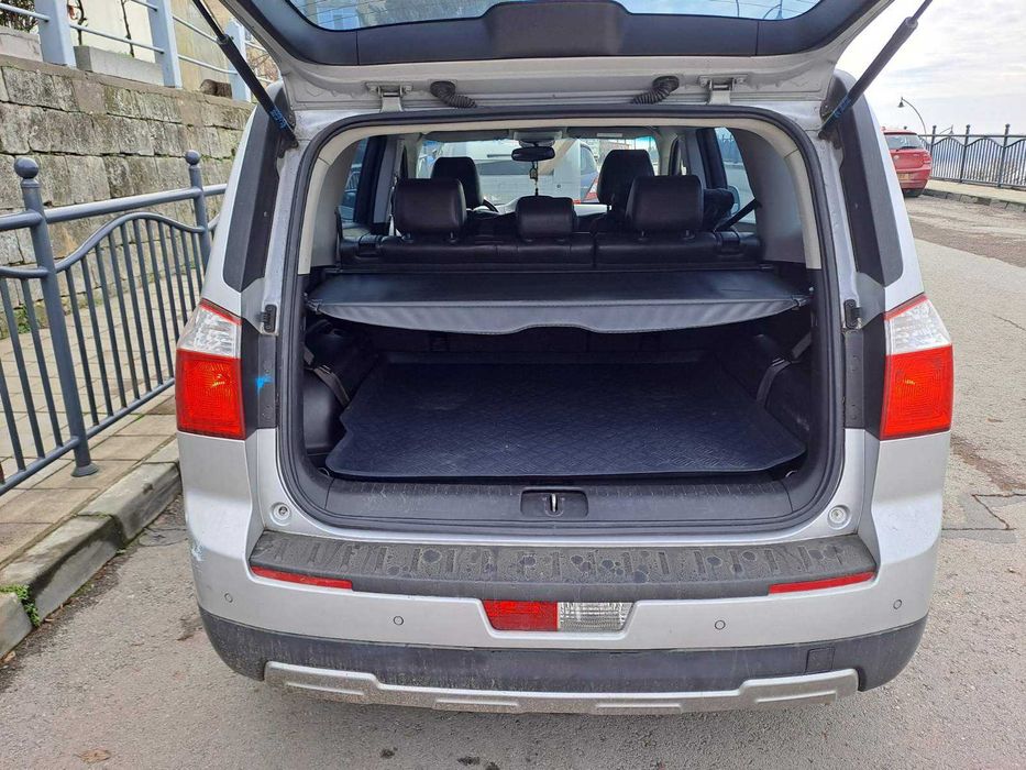 Лек автомобил Шевролет Орландо 7 местен, 20000 куб. дизел, 2011 г.