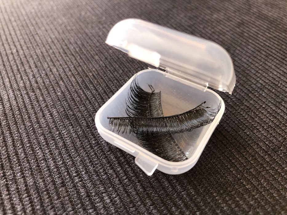 Продавам 80 бр. пластмасови кутийки за мъниста