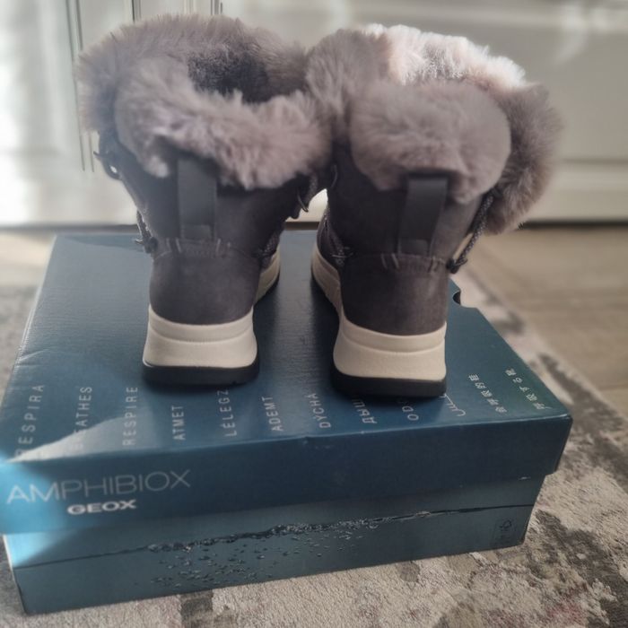 Ghete impermeabile din piele întoarsă Geox