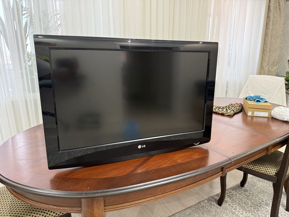 Продам телевизор LG 45 дюймов